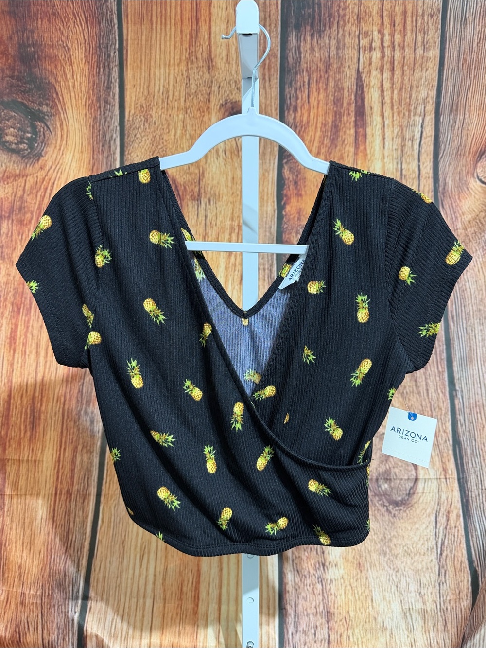 NWT! Arizona Jean Co. Crop Blouse Pineapple Design Size Large